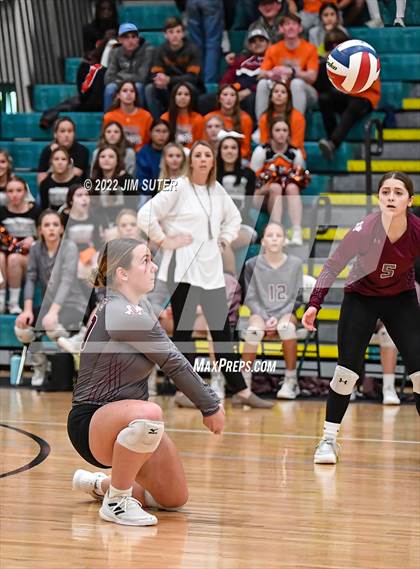 Thumbnail 2 in Schulenburg vs Johnson City (UIL 2A Region 4 Final) photogallery.