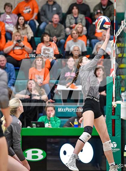 Thumbnail 2 in Schulenburg vs Johnson City (UIL 2A Region 4 Final) photogallery.