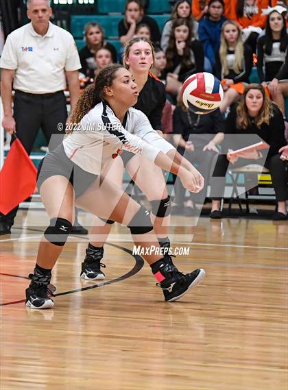Thumbnail 3 in Schulenburg vs Johnson City (UIL 2A Region 4 Final) photogallery.