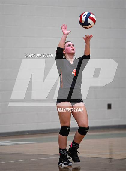Thumbnail 3 in Schulenburg vs Johnson City (UIL 2A Region 4 Final) photogallery.
