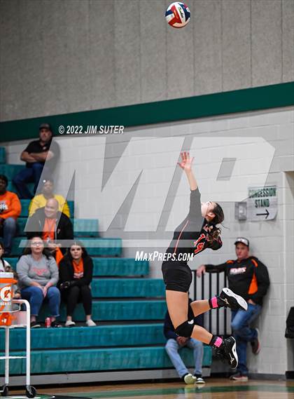 Thumbnail 2 in Schulenburg vs Johnson City (UIL 2A Region 4 Final) photogallery.