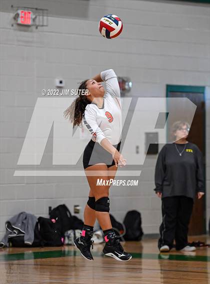 Thumbnail 3 in Schulenburg vs Johnson City (UIL 2A Region 4 Final) photogallery.