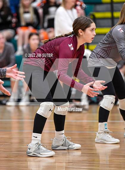Thumbnail 3 in Schulenburg vs Johnson City (UIL 2A Region 4 Final) photogallery.