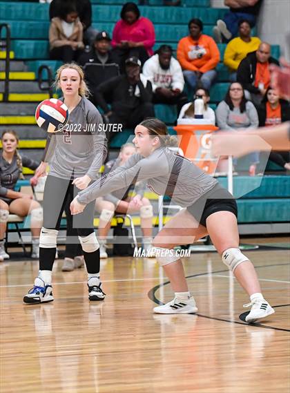 Thumbnail 3 in Schulenburg vs Johnson City (UIL 2A Region 4 Final) photogallery.