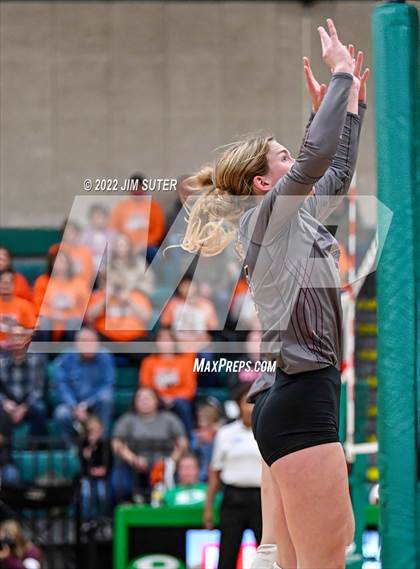 Thumbnail 2 in Schulenburg vs Johnson City (UIL 2A Region 4 Final) photogallery.