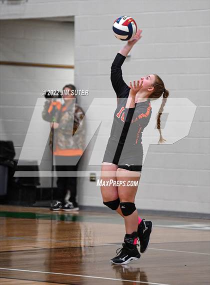 Thumbnail 2 in Schulenburg vs Johnson City (UIL 2A Region 4 Final) photogallery.