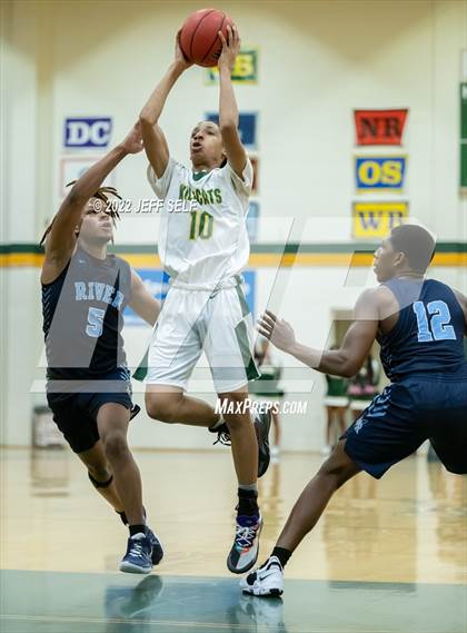 Thumbnail 3 in Great Bridge vs. Indian River photogallery.