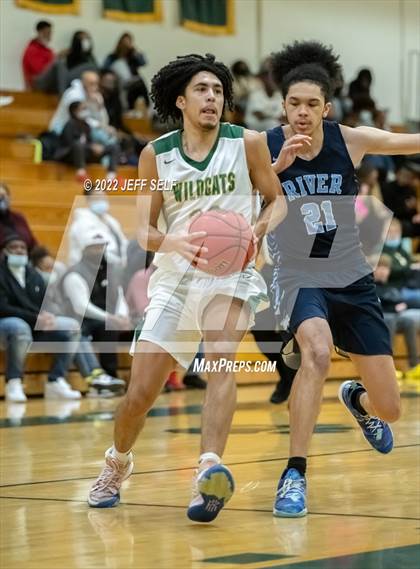 Thumbnail 2 in Great Bridge vs. Indian River photogallery.