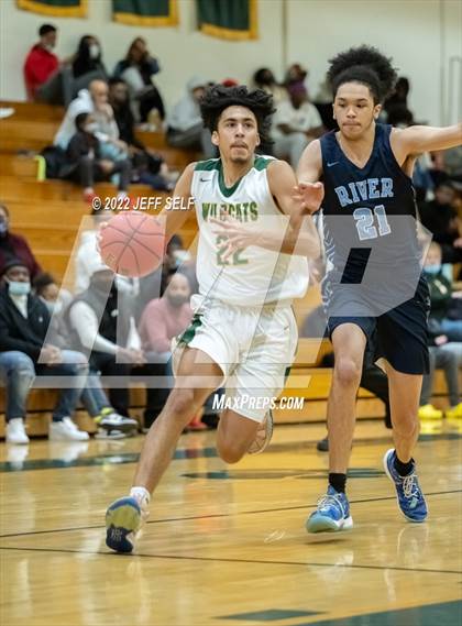 Thumbnail 3 in Great Bridge vs. Indian River photogallery.