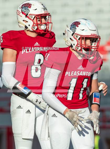 Thumbnail 1 in St. Francis vs. Pleasanton (NSAA Class D2 Final)  photogallery.