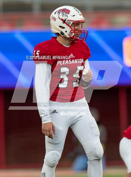 Thumbnail 2 in St. Francis vs. Pleasanton (NSAA Class D2 Final)  photogallery.