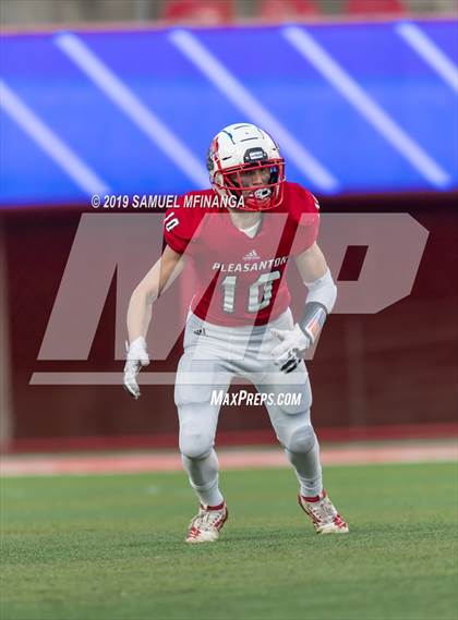 Thumbnail 2 in St. Francis vs. Pleasanton (NSAA Class D2 Final)  photogallery.