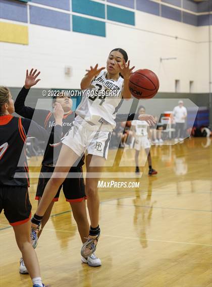Thumbnail 2 in Faith Lutheran vs. Fernley photogallery.