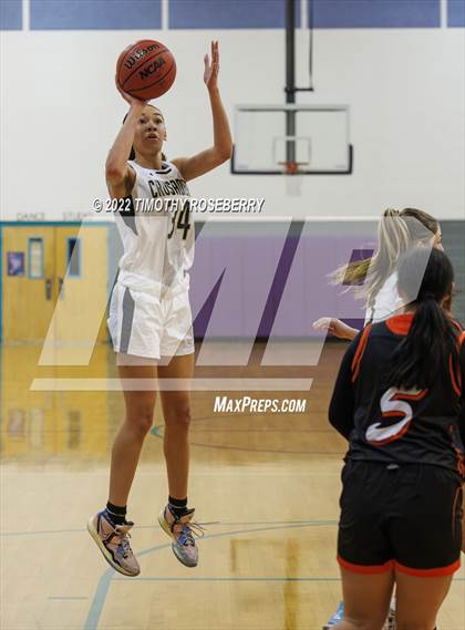 Thumbnail 3 in Faith Lutheran vs. Fernley photogallery.