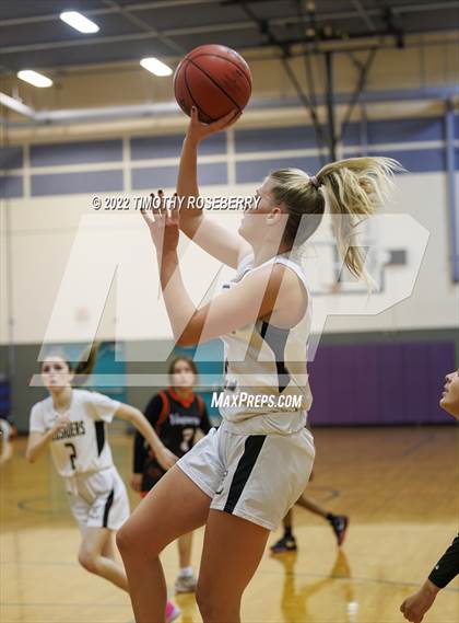 Thumbnail 2 in Faith Lutheran vs. Fernley photogallery.