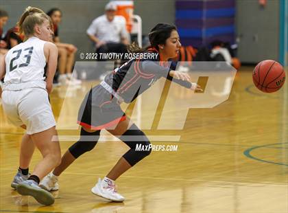 Thumbnail 3 in Faith Lutheran vs. Fernley photogallery.