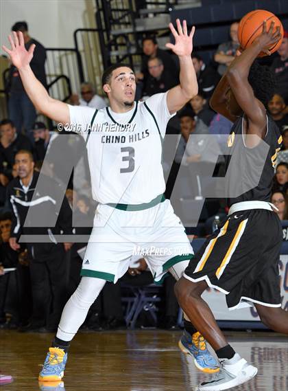 Thumbnail 2 in Chino Hills vs. Bishop O'Dowd (Tarkanian Classic) photogallery.