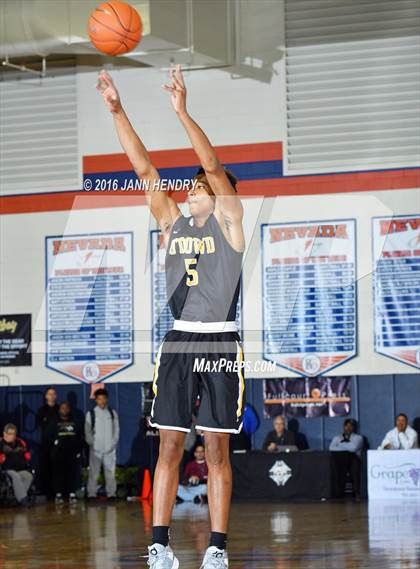 Thumbnail 2 in Chino Hills vs. Bishop O'Dowd (Tarkanian Classic) photogallery.