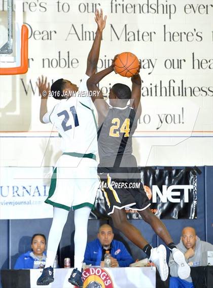 Thumbnail 2 in Chino Hills vs. Bishop O'Dowd (Tarkanian Classic) photogallery.