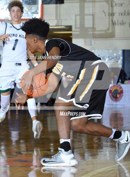 Thumbnail 2 in Chino Hills vs. Bishop O'Dowd (Tarkanian Classic) photogallery.
