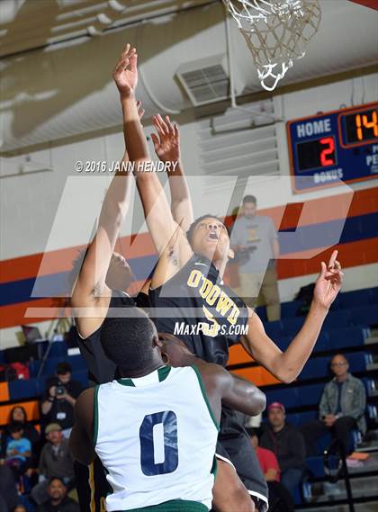 Thumbnail 2 in Chino Hills vs. Bishop O'Dowd (Tarkanian Classic) photogallery.