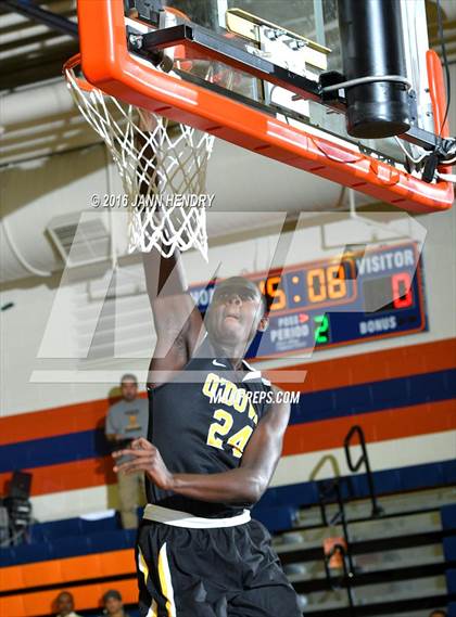 Thumbnail 1 in Chino Hills vs. Bishop O'Dowd (Tarkanian Classic) photogallery.