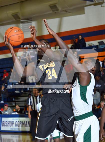 Thumbnail 1 in Chino Hills vs. Bishop O'Dowd (Tarkanian Classic) photogallery.