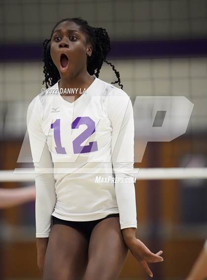 Thumbnail 3 in Langley vs. Chantilly (VHSL Class 6 Region D Final) photogallery.
