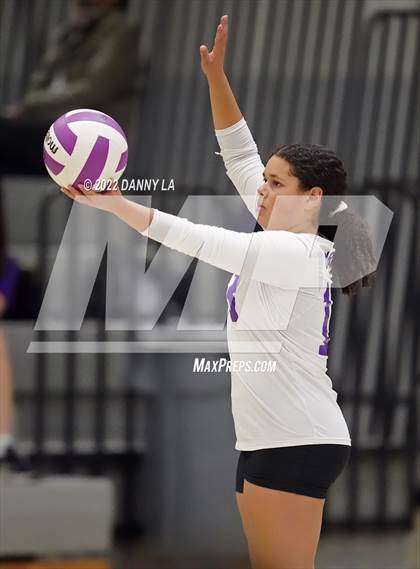 Thumbnail 2 in Langley vs. Chantilly (VHSL Class 6 Region D Final) photogallery.