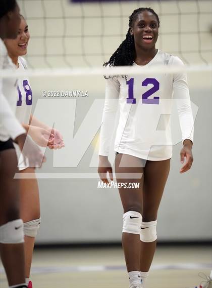 Thumbnail 2 in Langley vs. Chantilly (VHSL Class 6 Region D Final) photogallery.