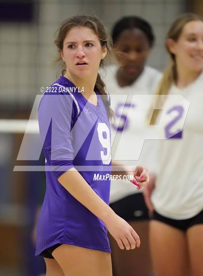 Thumbnail 1 in Langley vs. Chantilly (VHSL Class 6 Region D Final) photogallery.