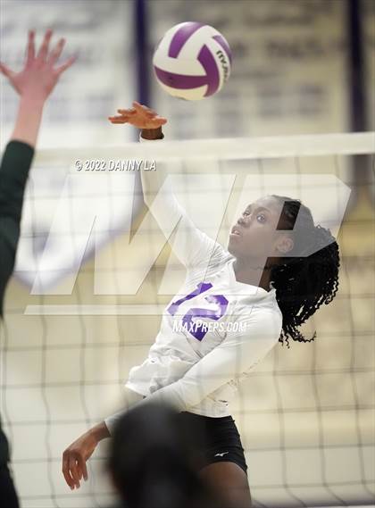 Thumbnail 2 in Langley vs. Chantilly (VHSL Class 6 Region D Final) photogallery.