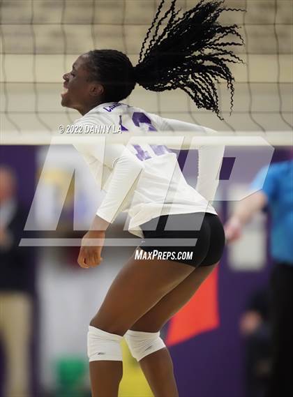 Thumbnail 3 in Langley vs. Chantilly (VHSL Class 6 Region D Final) photogallery.