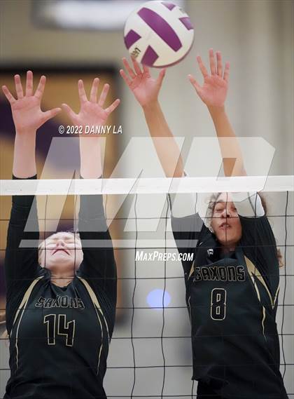 Thumbnail 1 in Langley vs. Chantilly (VHSL Class 6 Region D Final) photogallery.
