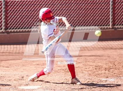 Thumbnail 2 in Ray vs. Seton Catholic photogallery.