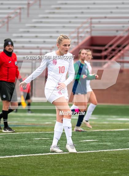 Thumbnail 2 in Thunder Ridge vs Regis Jesuit photogallery.