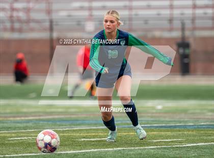 Thumbnail 2 in Thunder Ridge vs Regis Jesuit photogallery.