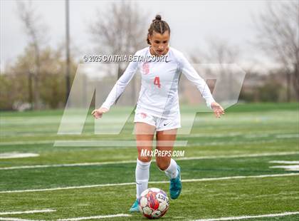 Thumbnail 2 in Thunder Ridge vs Regis Jesuit photogallery.