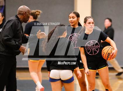 Thumbnail 1 in Tracy @ Newark Memorial photogallery.