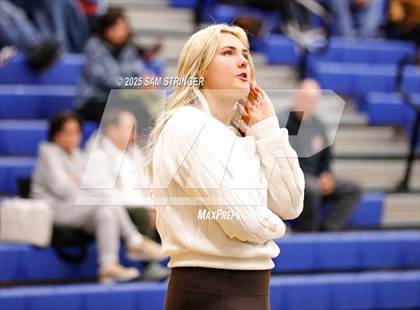 Thumbnail 2 in Tracy @ Newark Memorial photogallery.