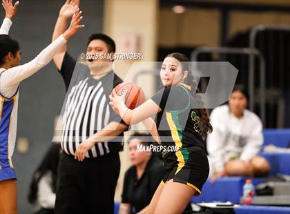 Thumbnail 3 in Tracy @ Newark Memorial photogallery.