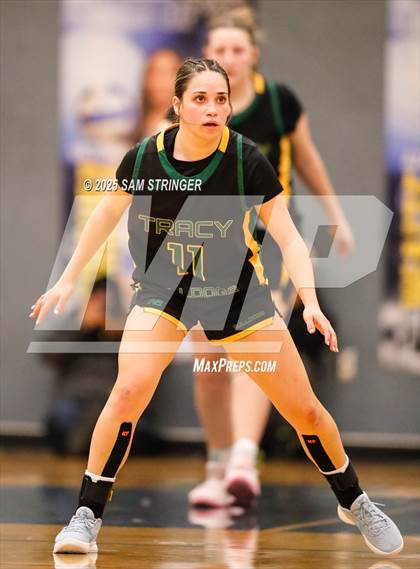 Thumbnail 1 in Tracy @ Newark Memorial photogallery.