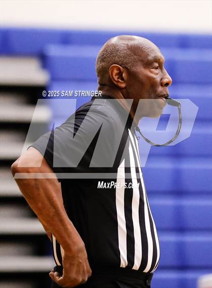 Thumbnail 3 in Tracy @ Newark Memorial photogallery.