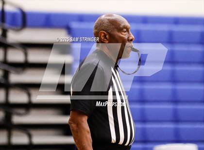 Thumbnail 2 in Tracy @ Newark Memorial photogallery.