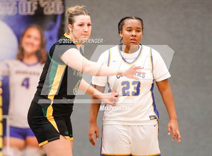 Thumbnail 1 in Tracy @ Newark Memorial photogallery.