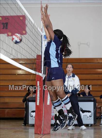 Thumbnail 3 in Sylmar @ Van Nuys photogallery.