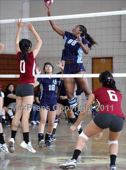 Thumbnail 2 in Sylmar @ Van Nuys photogallery.