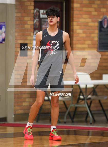 Thumbnail 1 in Pioneer vs. Vela (UIL Basketball 5A Regional Quarterfinal) photogallery.