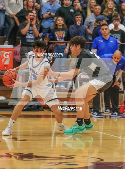 Thumbnail 1 in Pioneer vs. Vela (UIL Basketball 5A Regional Quarterfinal) photogallery.