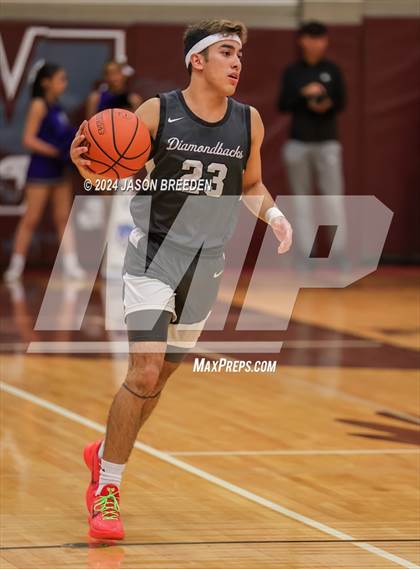 Thumbnail 1 in Pioneer vs. Vela (UIL Basketball 5A Regional Quarterfinal) photogallery.